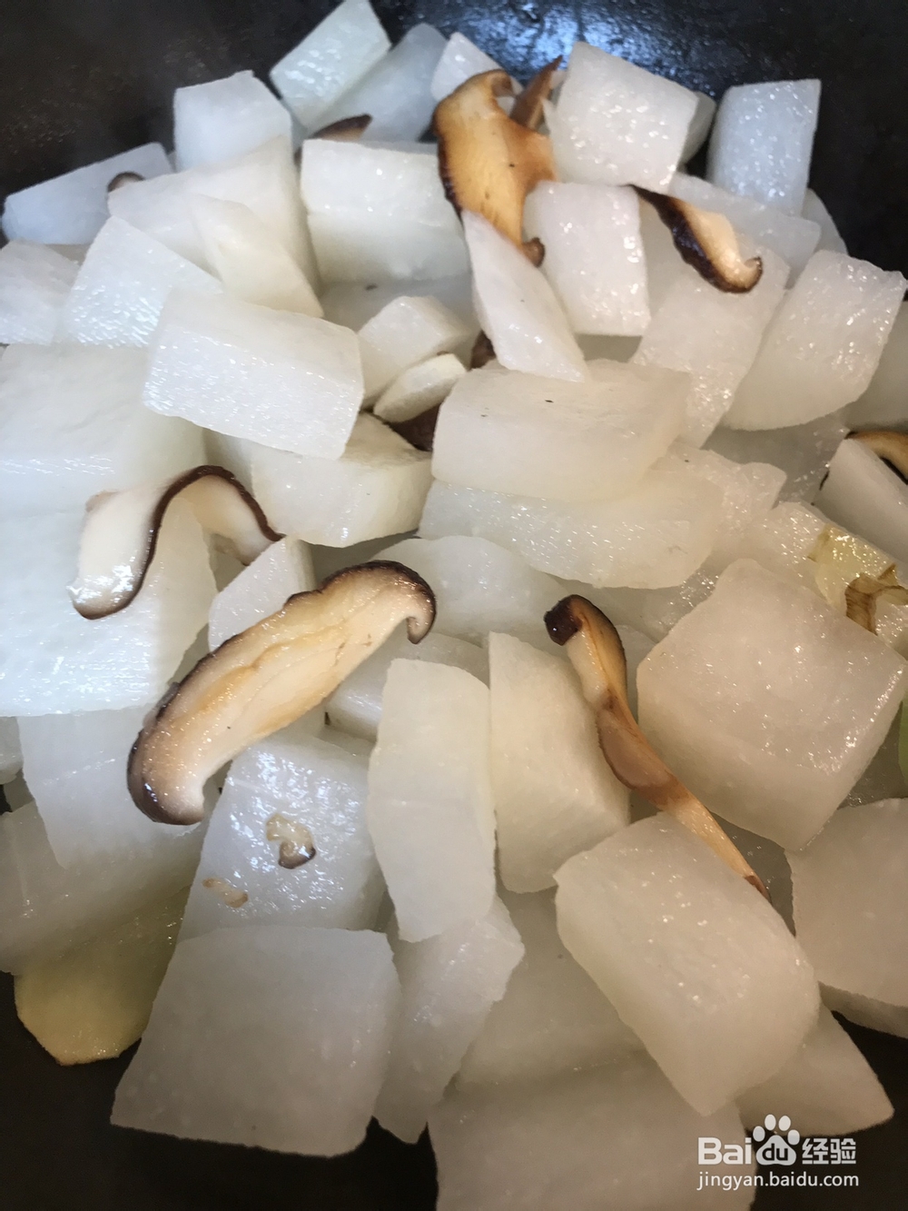 减脂美食香菇烧萝卜