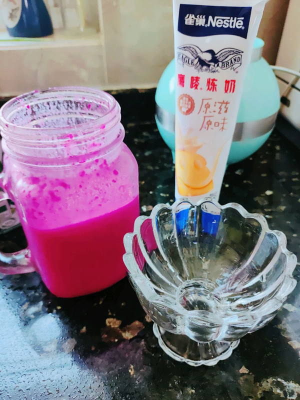 香甜火龙果奶昔