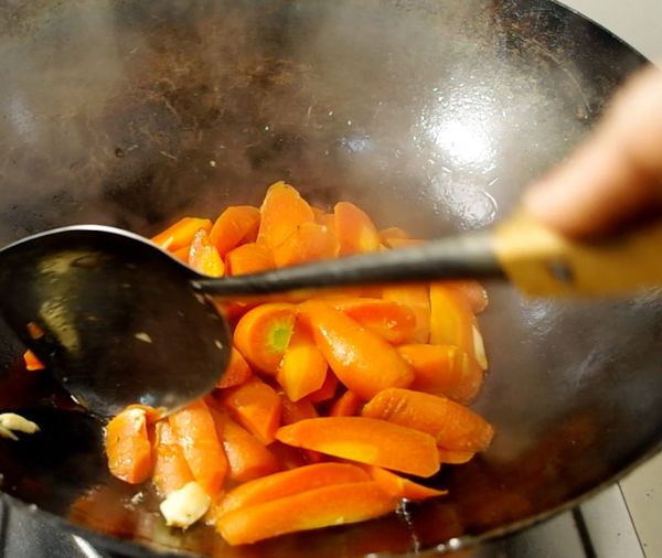 家常清炒胡萝卜