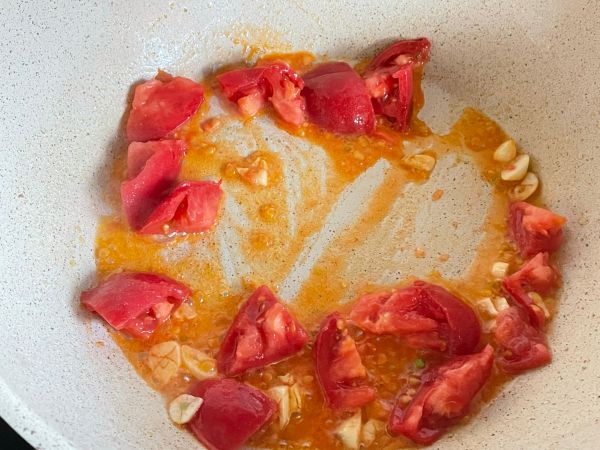 番茄鸡蛋炒刀削面