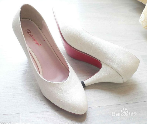 如何选购高跟鞋