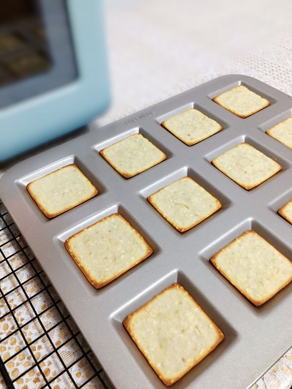 白芝麻燕麦小方