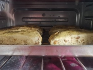 在家也能制作的葡萄干核桃司康