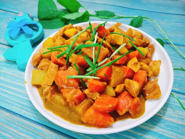 土豆咖喱鸡胸粒