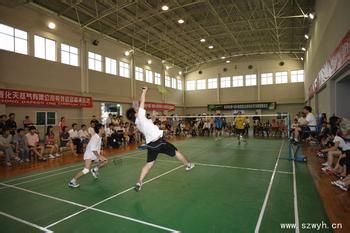 打羽毛球如何防止接发球错误