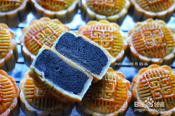 广式黑芝麻莲蓉月饼