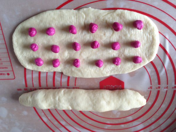 火龙果花瓣吐司