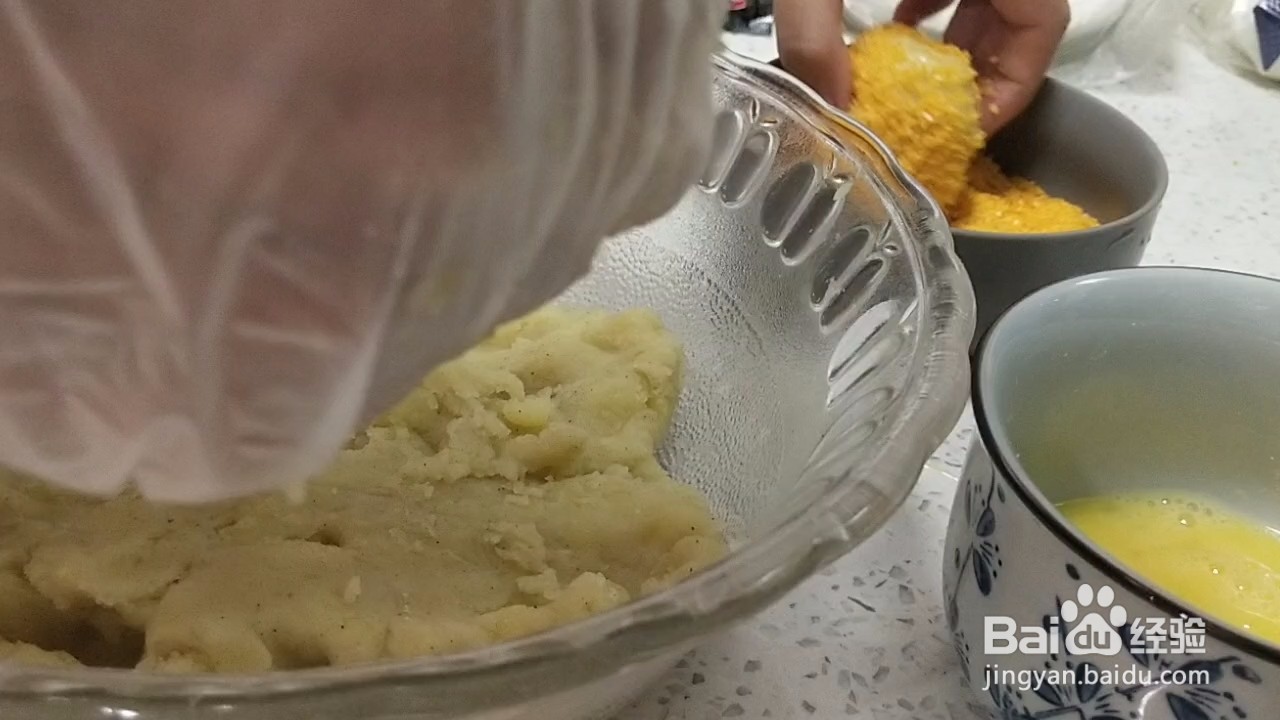 超长拉丝的爆浆芝士土豆球