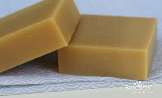 如何去除衣服上的辣椒油？