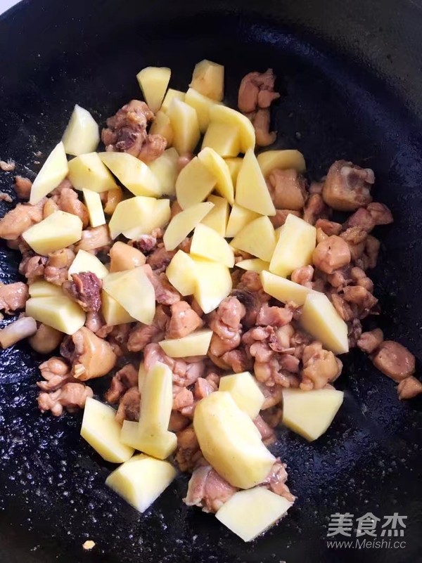 咖喱鸡块饭的做法