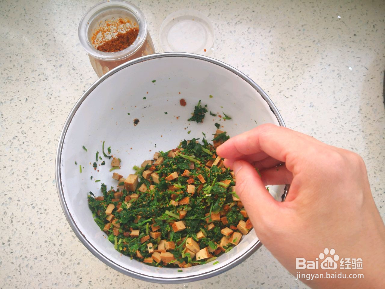 青团马兰头香干馅儿的做法