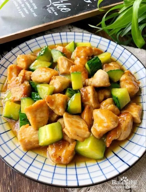蚝油黄瓜炒鸡丁