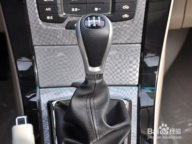 初学驾驶起步换挡停车