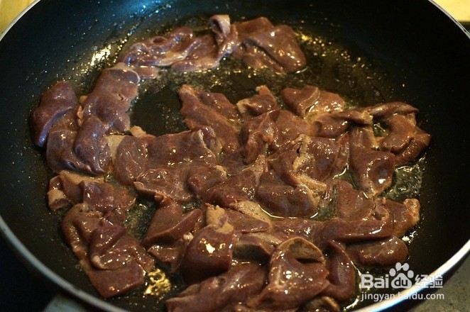 黄瓜炒猪肝的家庭制作方法