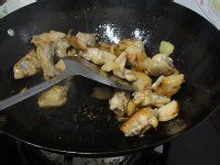 香葱啫啫鸡的做法