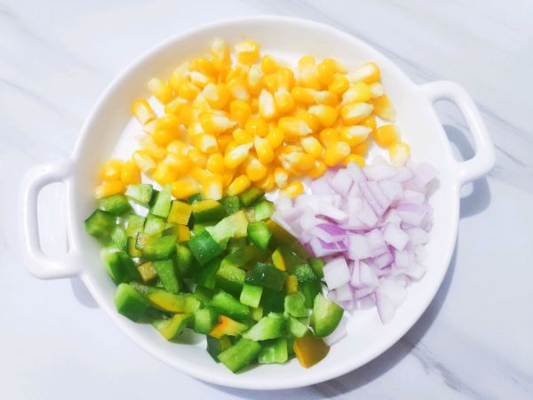 咸蛋黄培根披萨