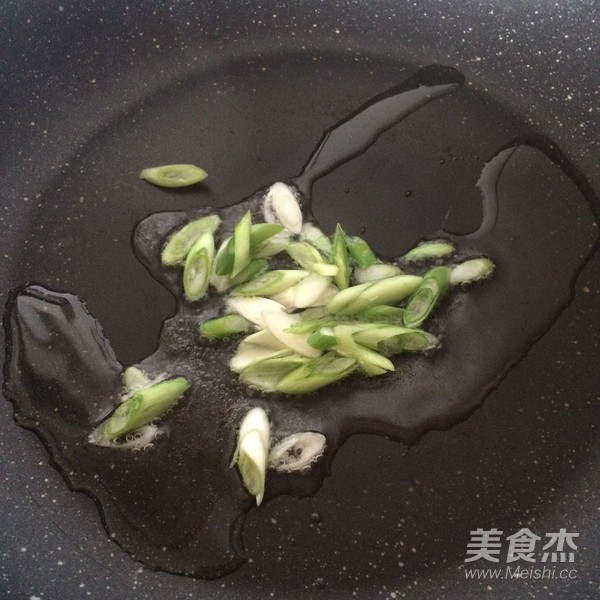 酸菜肉丸煲的做法