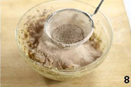 怎样在家中自制美味的翻转菠萝布朗尼