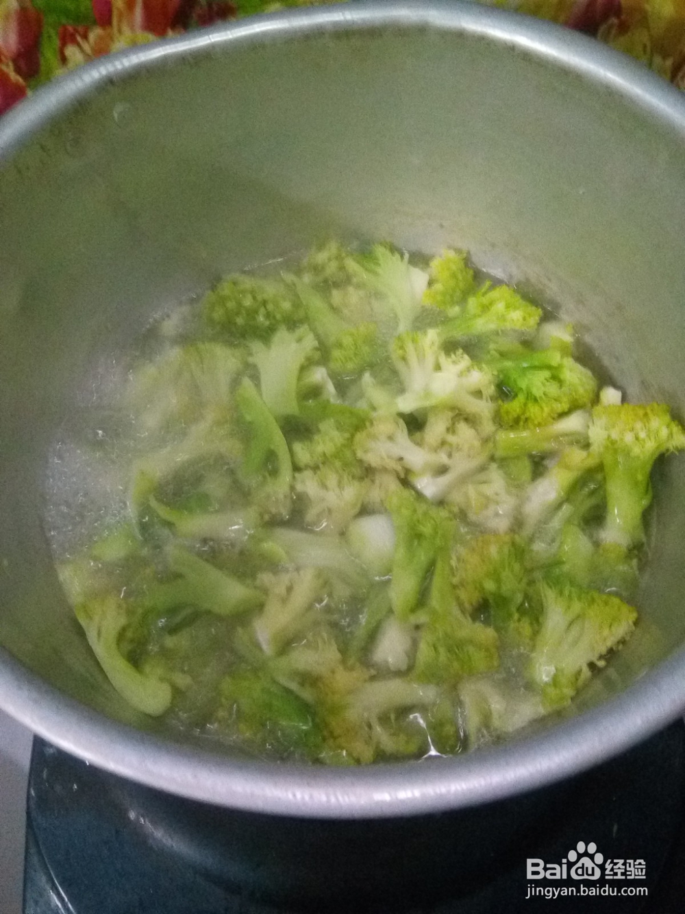 西兰花拌鸡汁豆腐