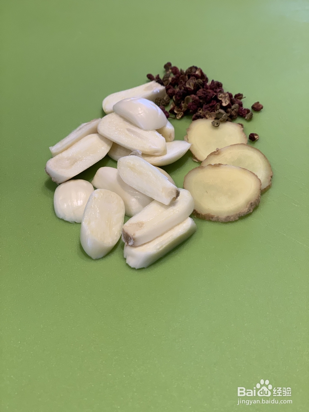 奶奶教你做干煸五花肉炒花菜