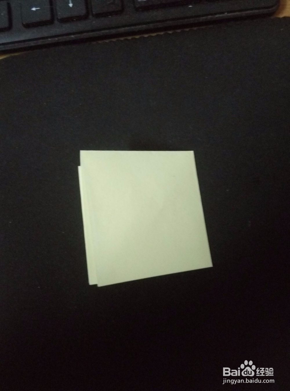 如何快速剪出一朵好看的雪花