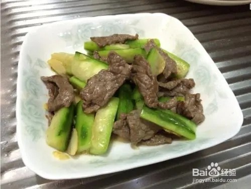 丝瓜炒牛肉片