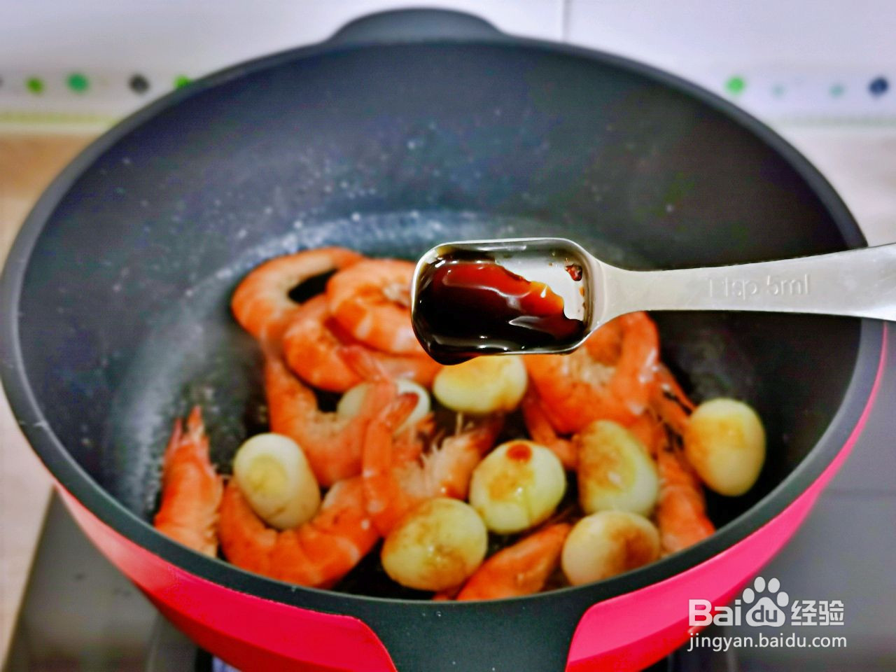 红烧虾焖鹌鹑蛋的做法