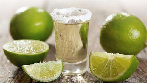 青柠檬泡水喝,怎么泡,是空腹喝吗,有什么作用