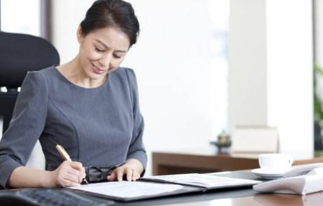 你选择就业岗位时你认为薪水重要还是发展机会重要 简述理由200字