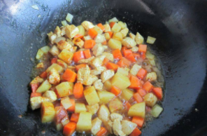 如何做咖喱鸡肉饭