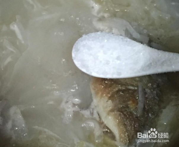 怎么做出营养健康的萝卜丝鲫鱼汤