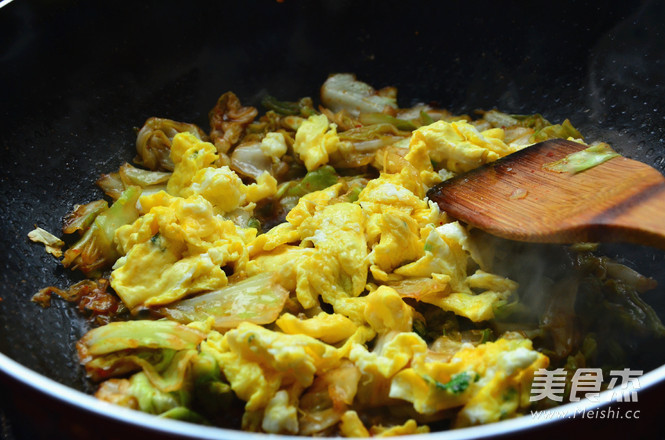 香辣卷心菜炒鸡蛋