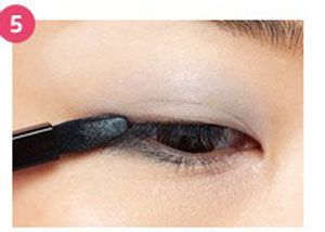 内双眼诱人眼妆步骤