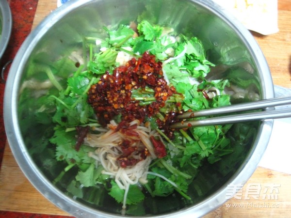 香菜拌金针菇