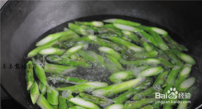 跟我学做喜欢的芦笋炒煮鸡蛋