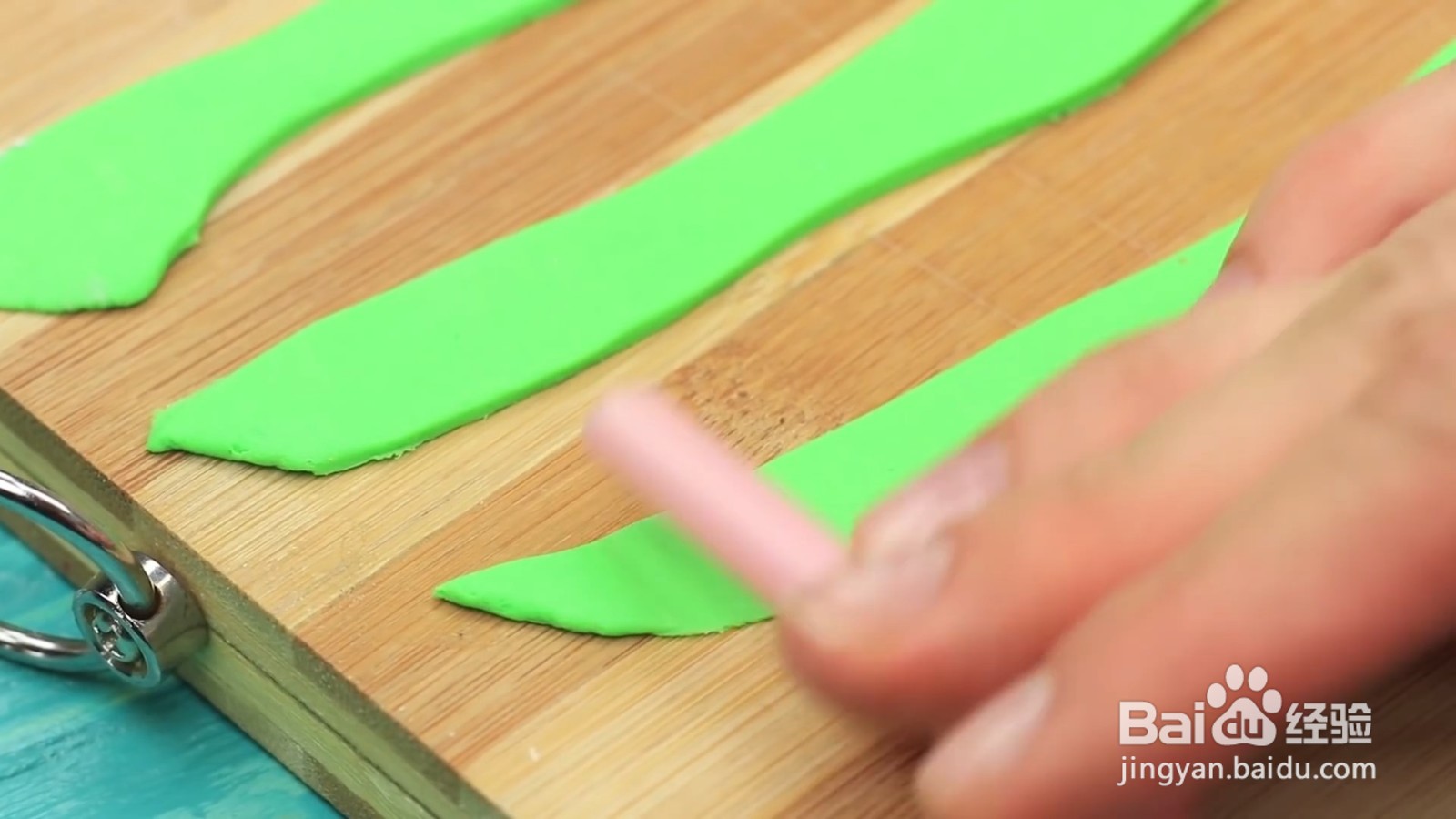 如何用蛋糕制作汉堡