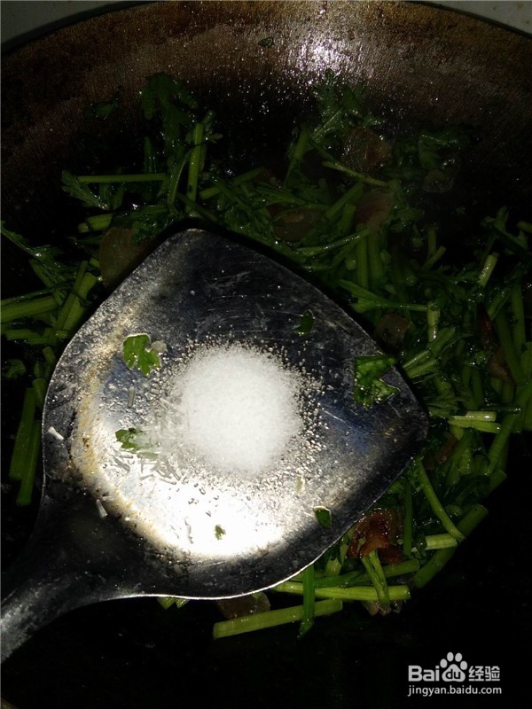 茼蒿老姜炒腊肉