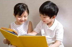 睡前给孩子读故事的重要性？