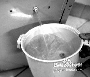 如何清理饮水机