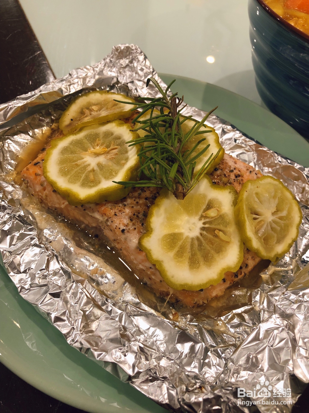 怎么做青柠黑胡椒烤三文鱼?