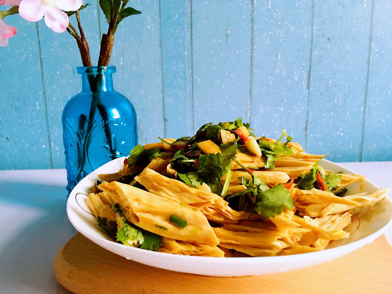 凉拌腐竹的做法，快收快收！