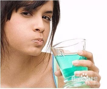 治疗口腔溃疡，除了用药，还能怎么办？