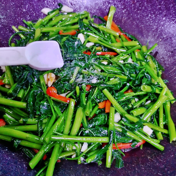 百吃不厌蚝油空心菜