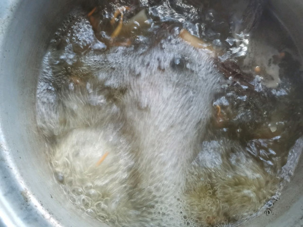 羊肚菌海参乌鸡汤