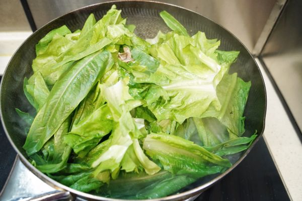 咸熏肉炒豉香油麦菜