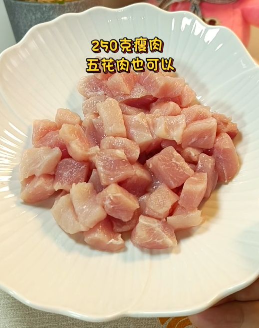 周末轻松早餐炸酱面