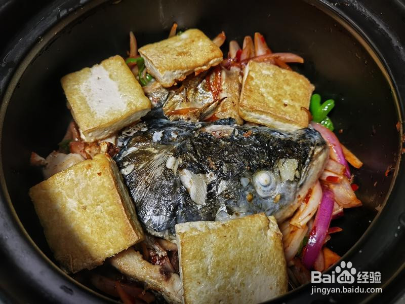 浓香味重的鱼头煲的做法