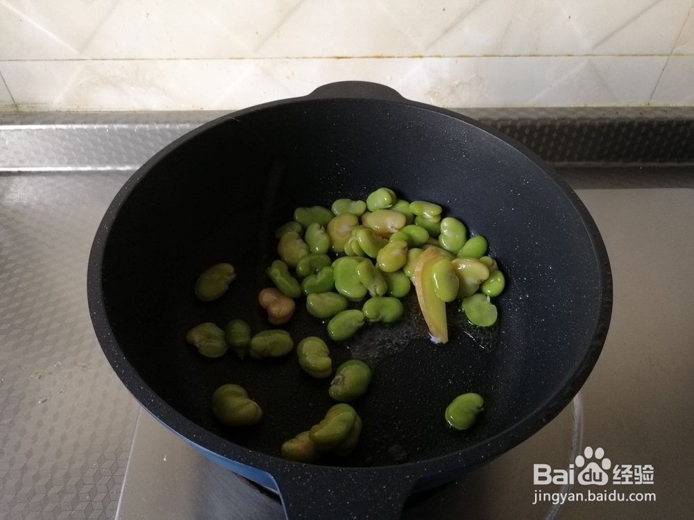 制作美味的雪里蕻蘑菇豆瓣汤