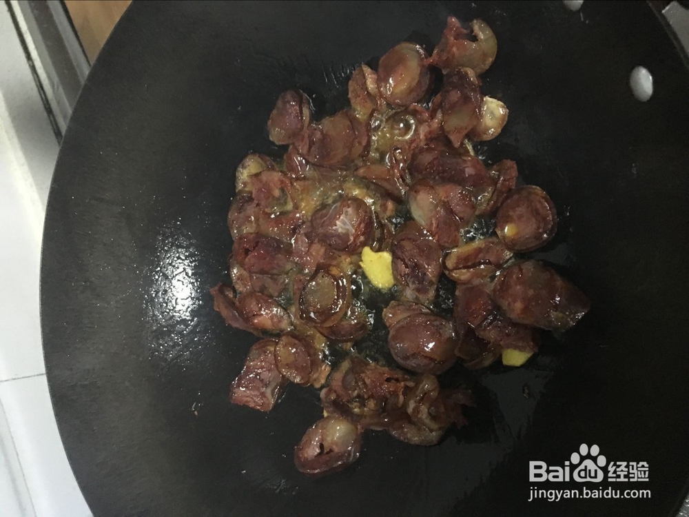 如何做农家小炒菜之腊肠炒香干