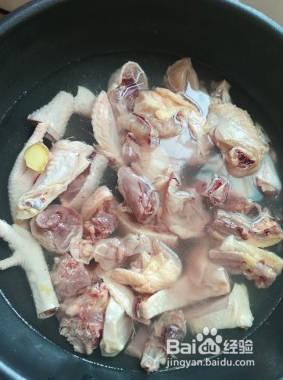 一个人如何做出美味的香菇炖鸡汤